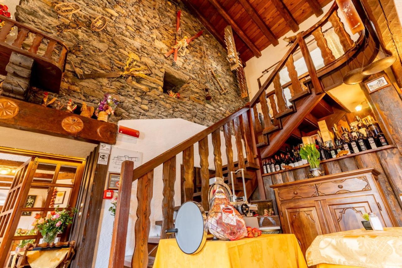 Hotel Des Alpes Saint-Rhemy-En-Bosses Exterior foto