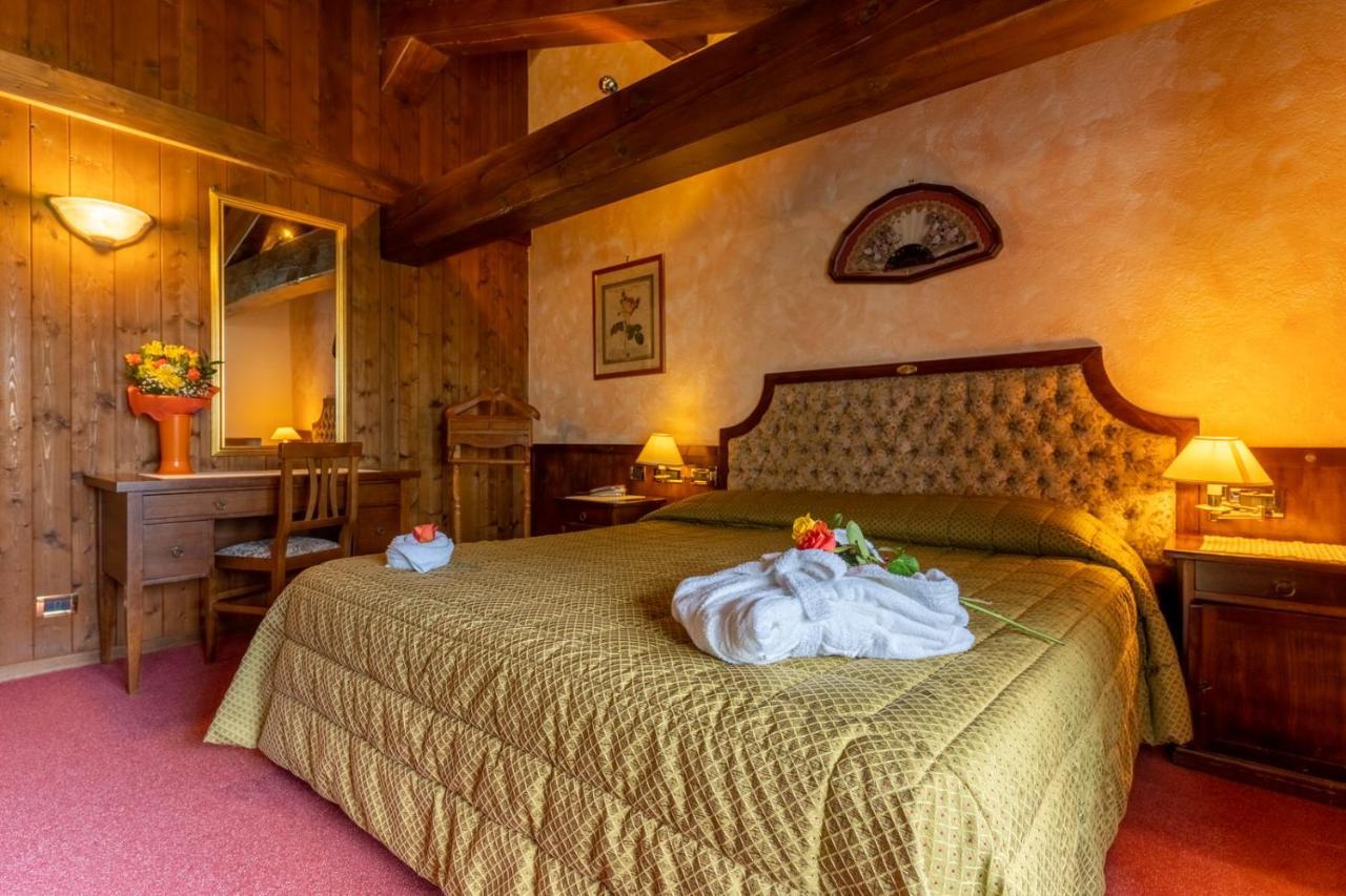 Hotel Des Alpes Saint-Rhemy-En-Bosses Exterior foto