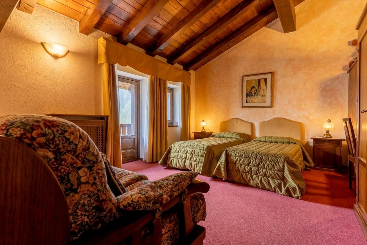 Hotel Des Alpes Saint-Rhemy-En-Bosses Exterior foto