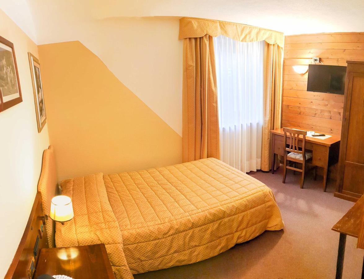 Hotel Des Alpes Saint-Rhemy-En-Bosses Exterior foto